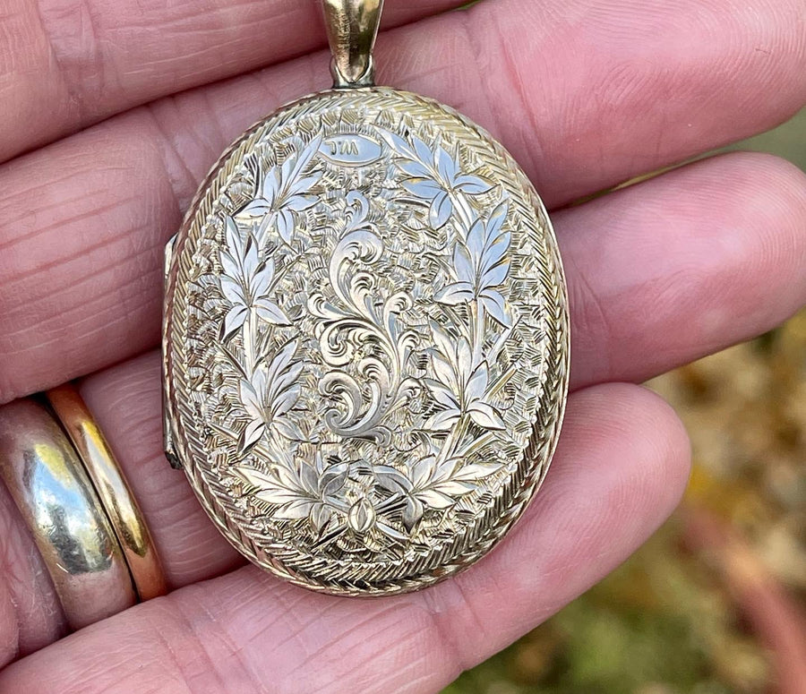 Large Antique Victorian 9ct Rose Gold Back and Front Engraved Oval Locket