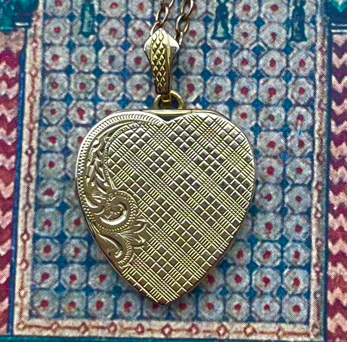 Antique Deco 9ct Gold Back and Front Heart Locket with Tartan Engraving