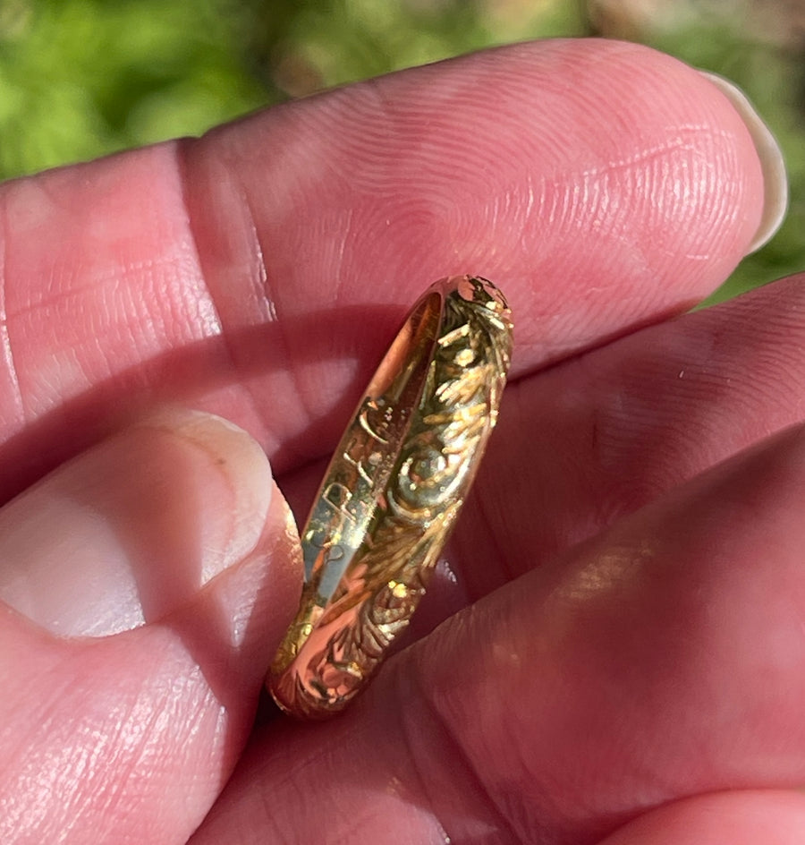 18ct Yellow Gold Vintage Engraved Wedder Band Ring