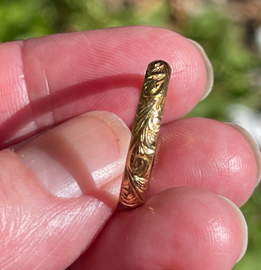 18ct Yellow Gold Vintage Engraved Wedder Band Ring