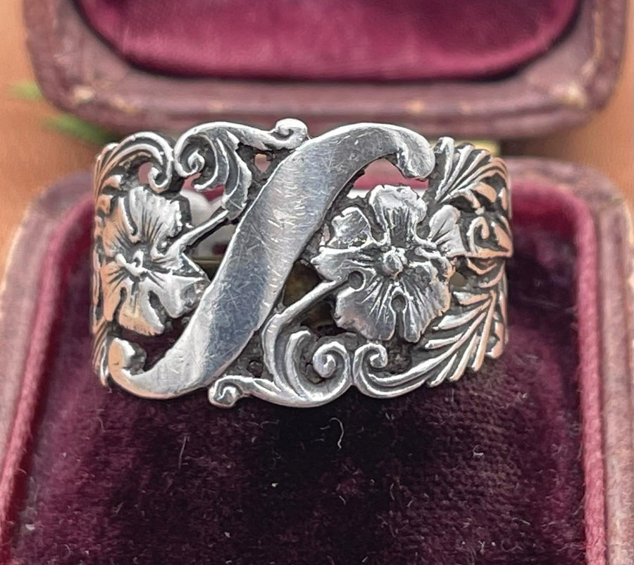 Antique Continental Nouveau Silver Cutwork Ring