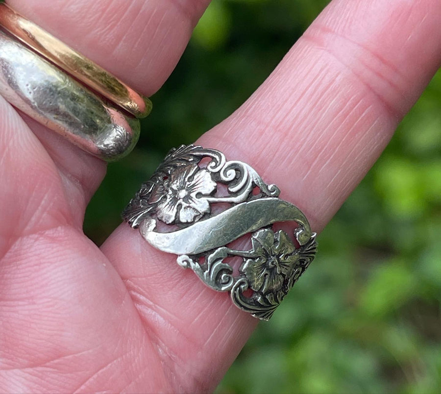 Antique Continental Nouveau Silver Cutwork Ring