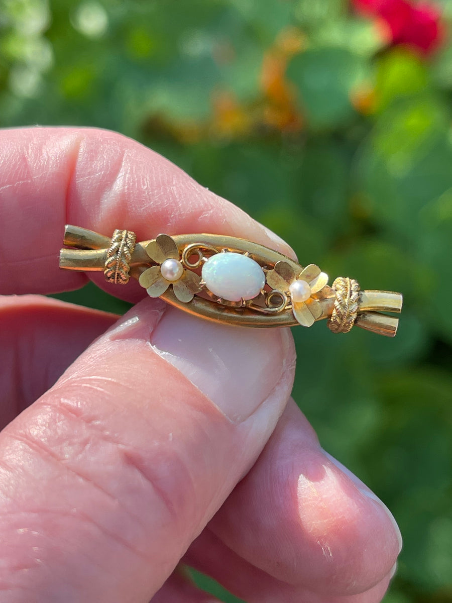 Victorian Antique Australian 18ct Gold Opal and Pearl Brooch.