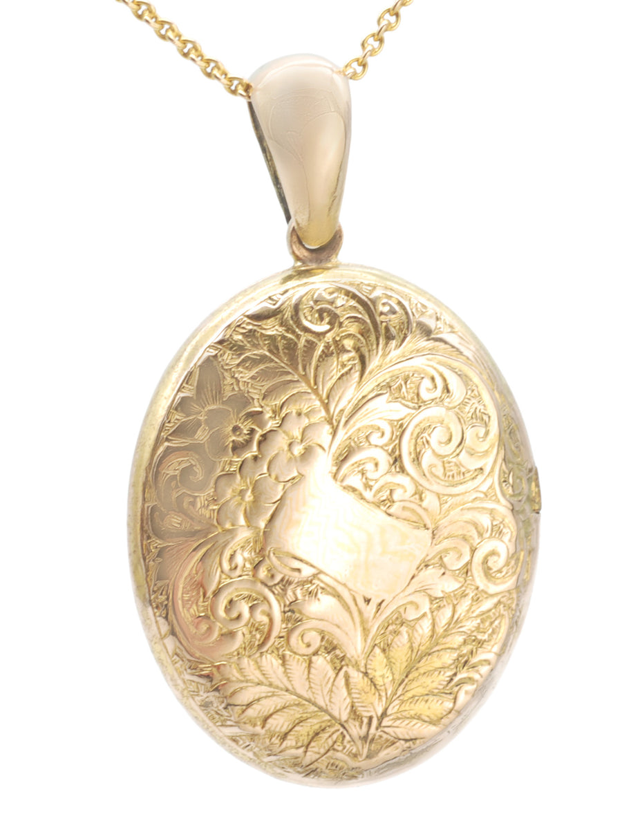 Victorian 15ct back and front Gold engraved locket