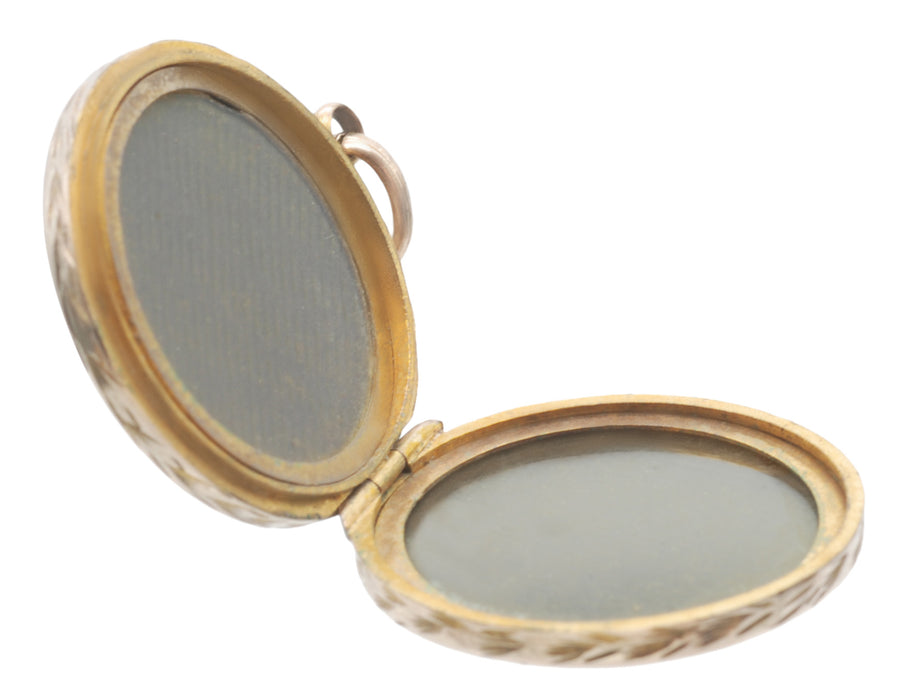 Victorian 9ct gold back and front engraved locket.